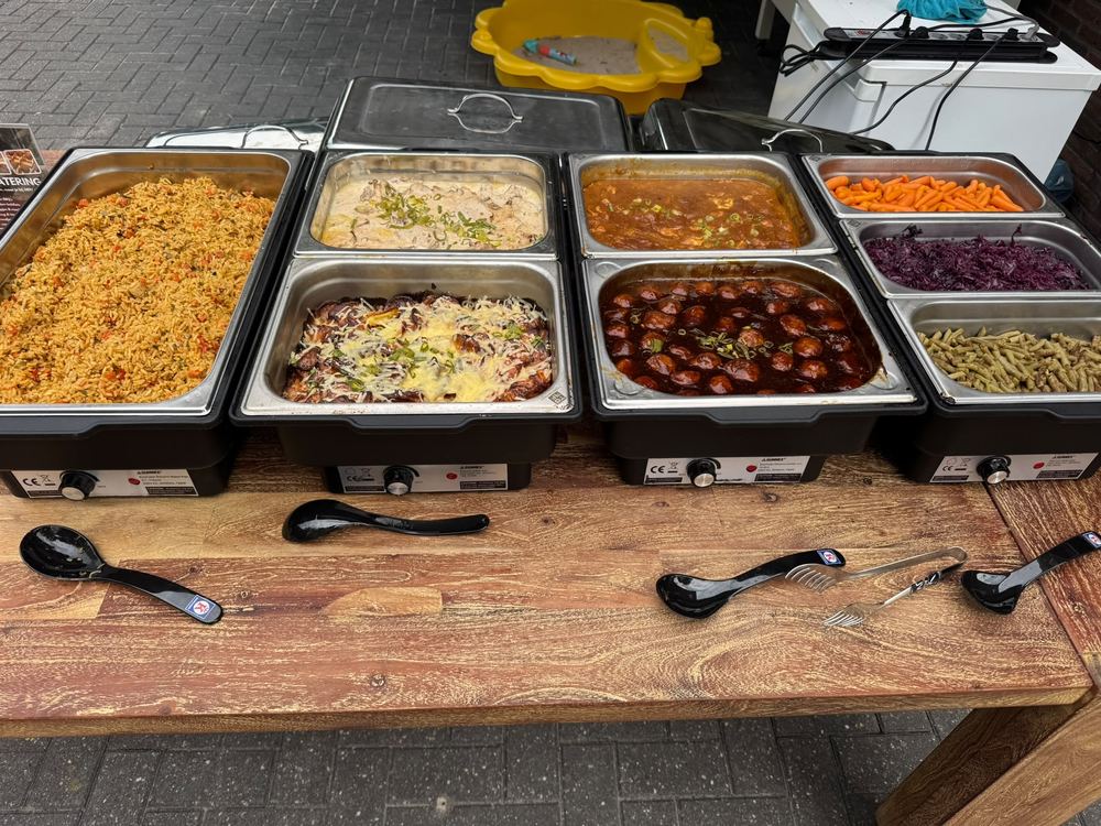 Uitgebreid warm en koud buffet van MDV Catering